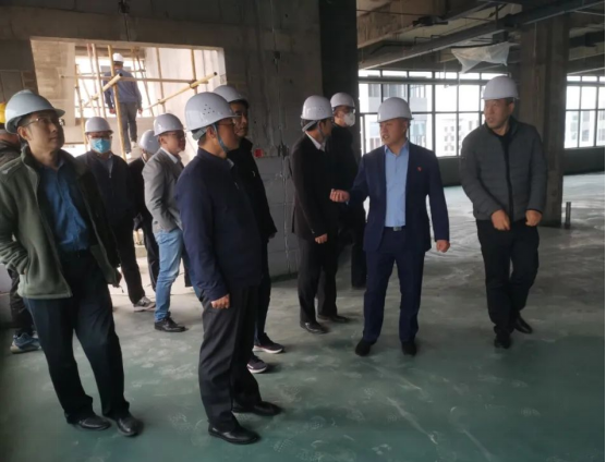 潍投集团战略与投资委员会委员到交通工程公司智能智造项目考察调研224.png